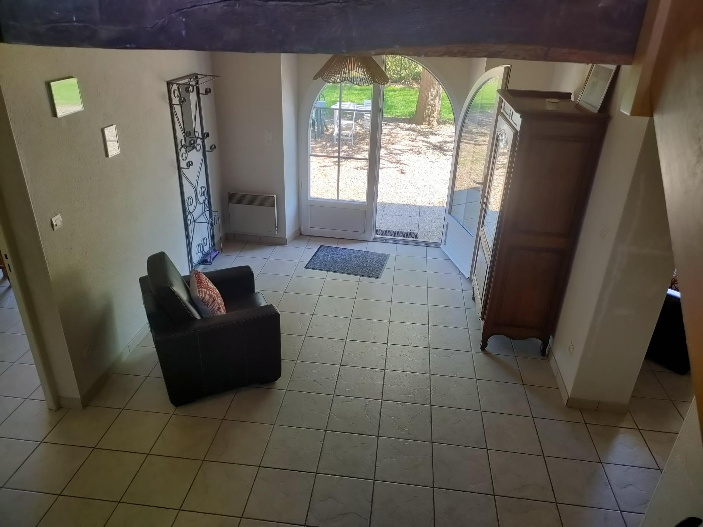 Entrée les Tuffeaux de l' intérieur.