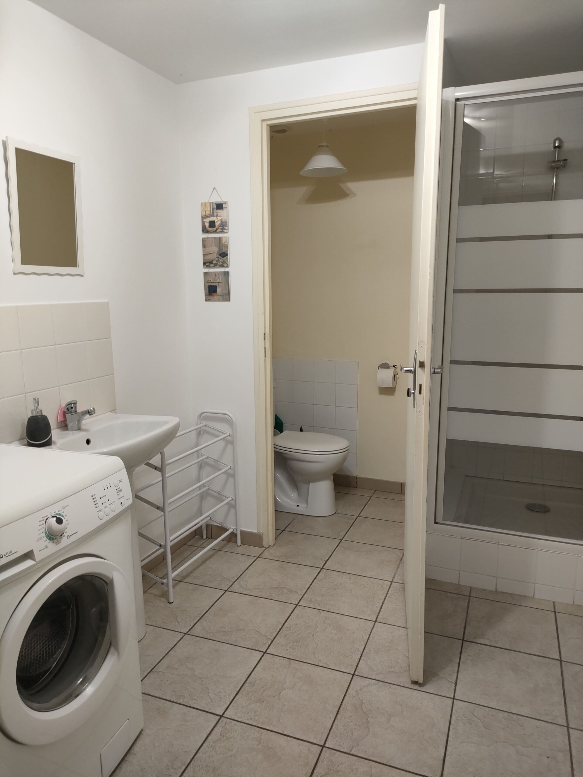 SALLE DE BAIN 1. GITE LES TUFFEAUX